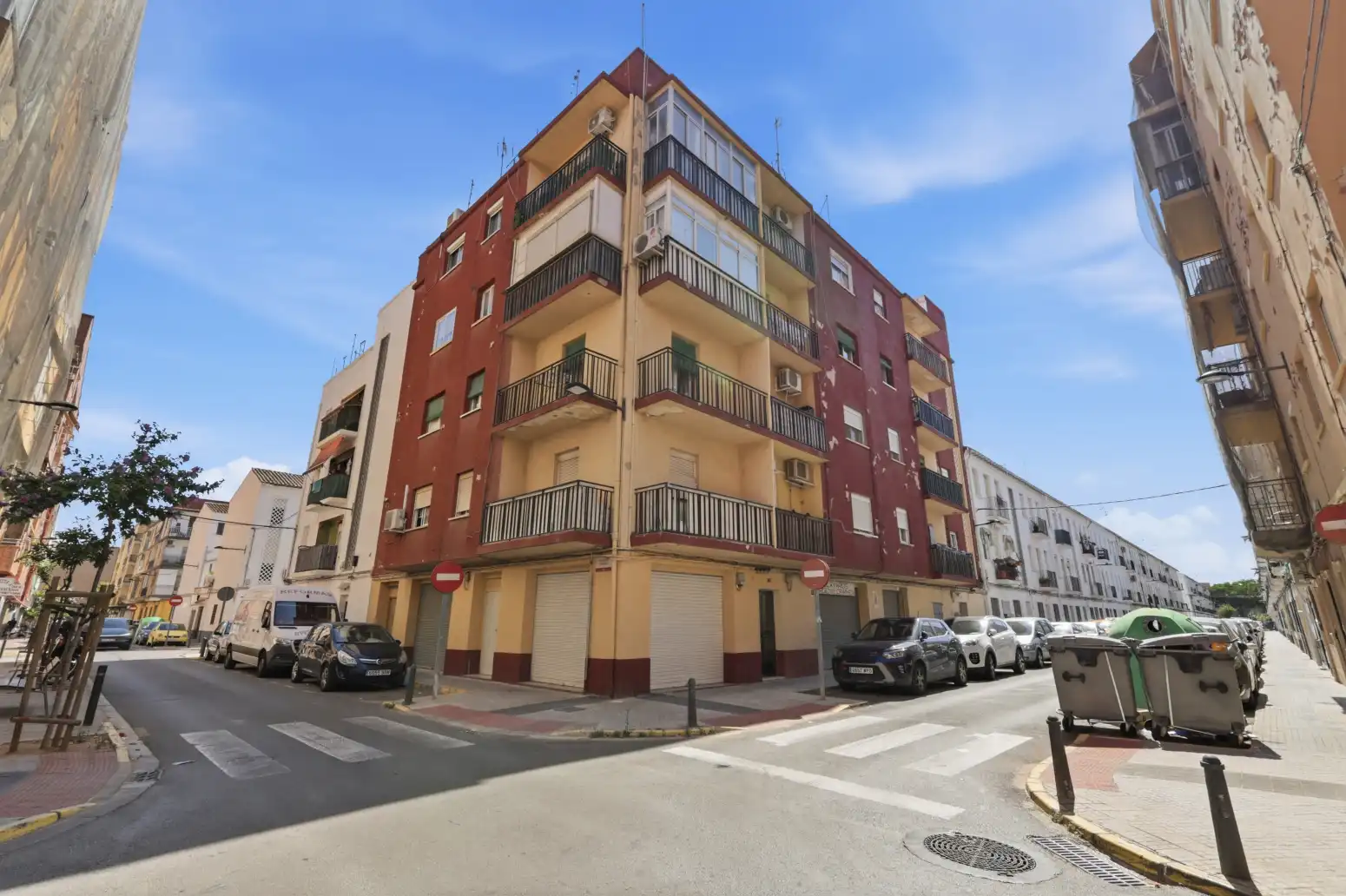 Vista exterior de Pis en venda en Alaquàs amb Aire condicionat, Moblat i Balcó