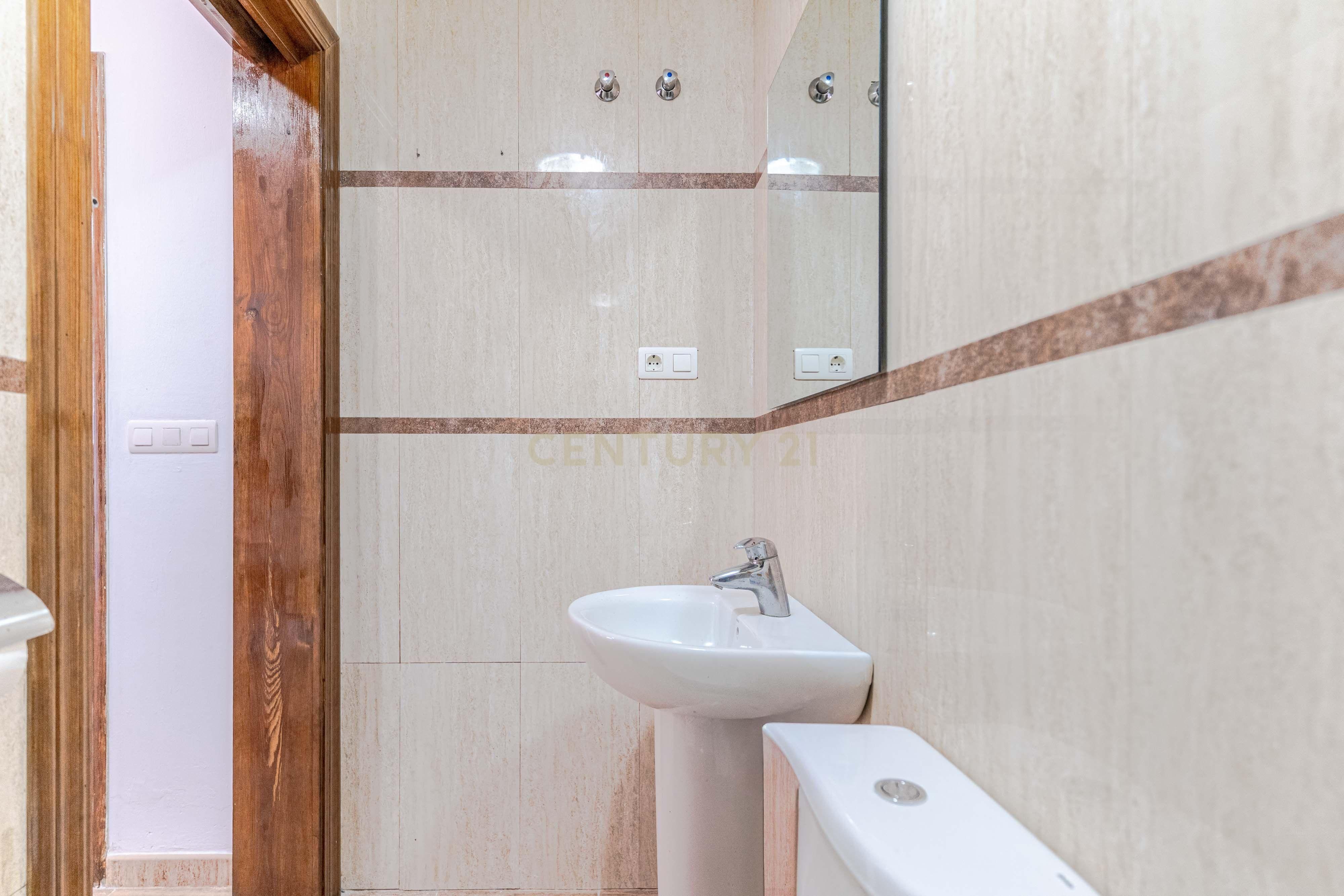 Baño de Casa o chalet en venta en Motril con Alarma