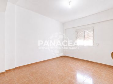 Wohnung mit Balkon zum Verkauf in Roquetas de Mar ciudad
