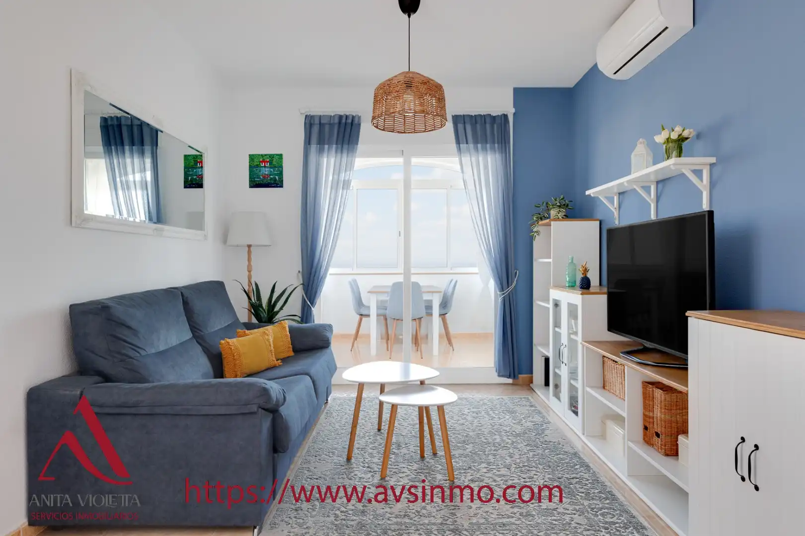 Sala d'estar de Apartament de lloguer en Torrevieja amb Aire condicionat, Moblat i Forn