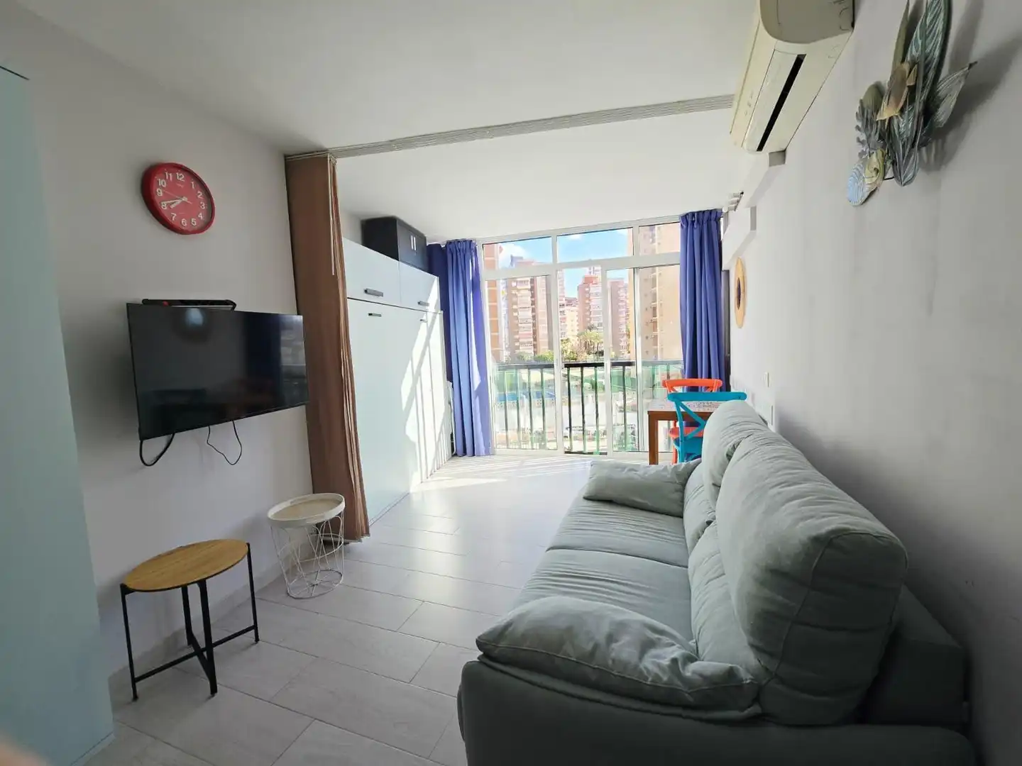 Sala de estar de Estudio en venta en Benidorm con Aire acondicionado, Calefacción y Piscina comunitaria