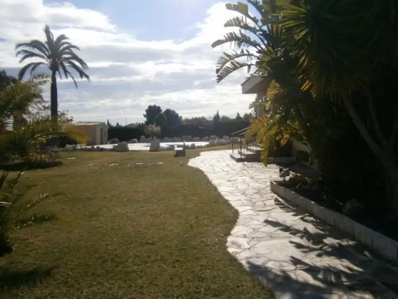 Jardí de Casa o xalet en venda en Novelda amb Aire condicionat, Calefacció i Jardí privat