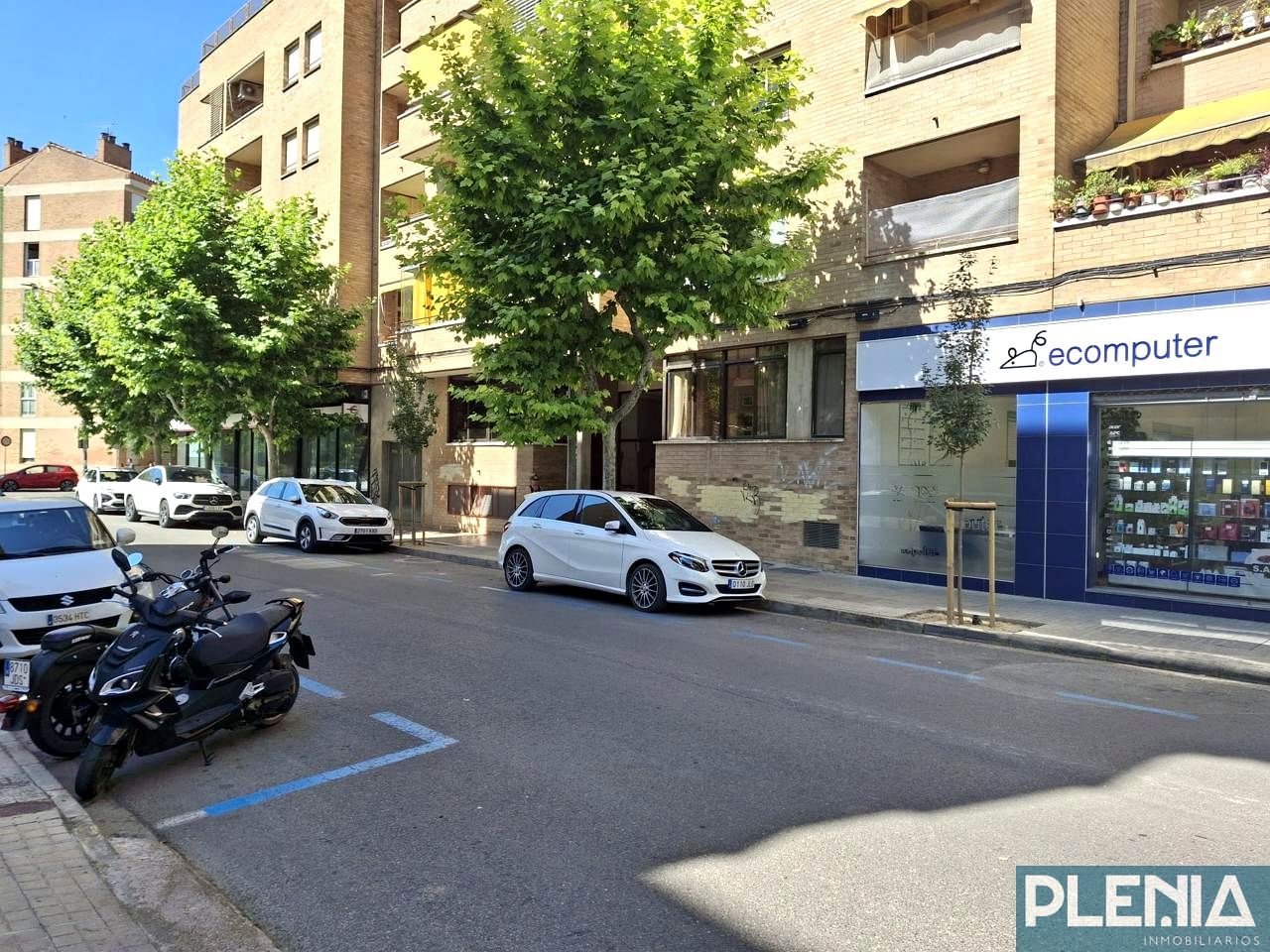 Vista exterior de Pis en venda en  Huesca Capital amb Terrassa