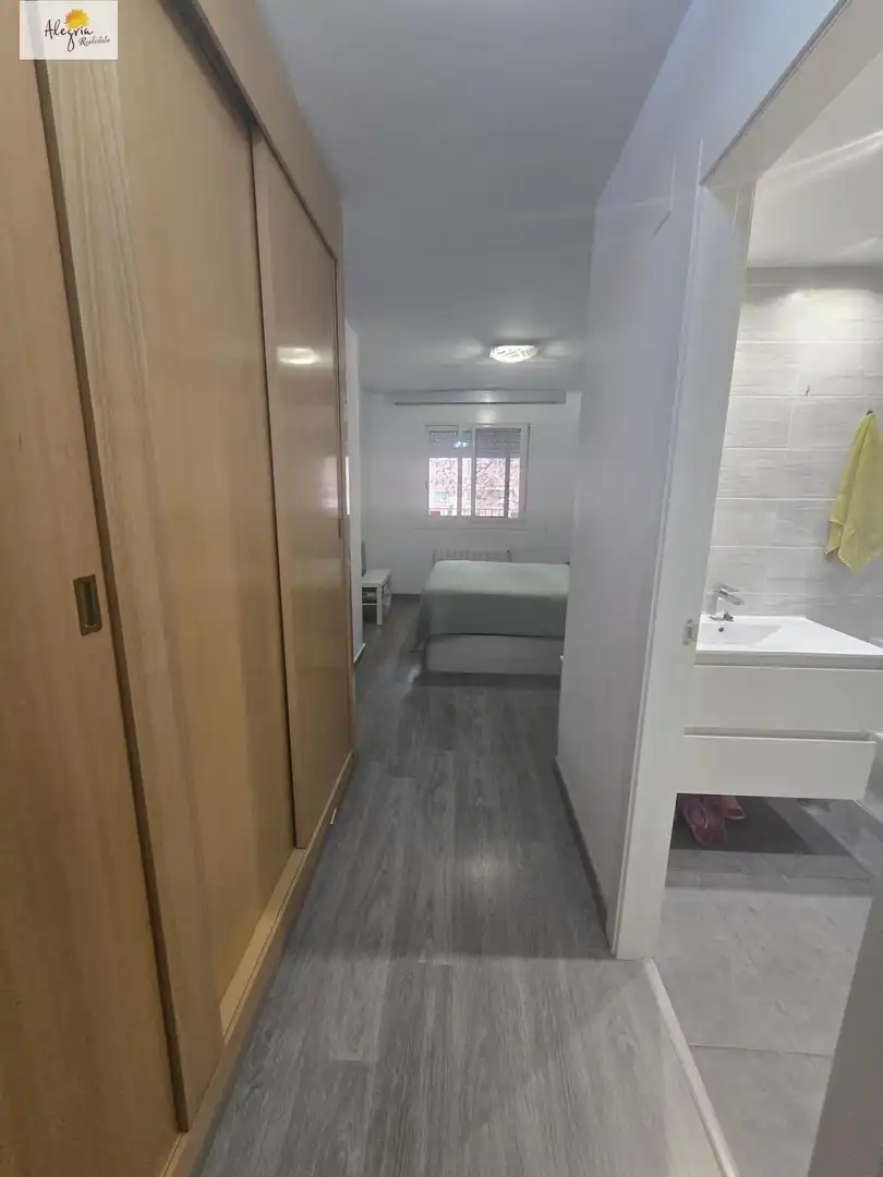 Dormitori de Apartament en venda en Paterna amb Aire condicionat, Traster i Moblat