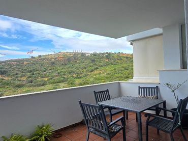Bajo con balcón en venta en Avenida Sierra Morena 47