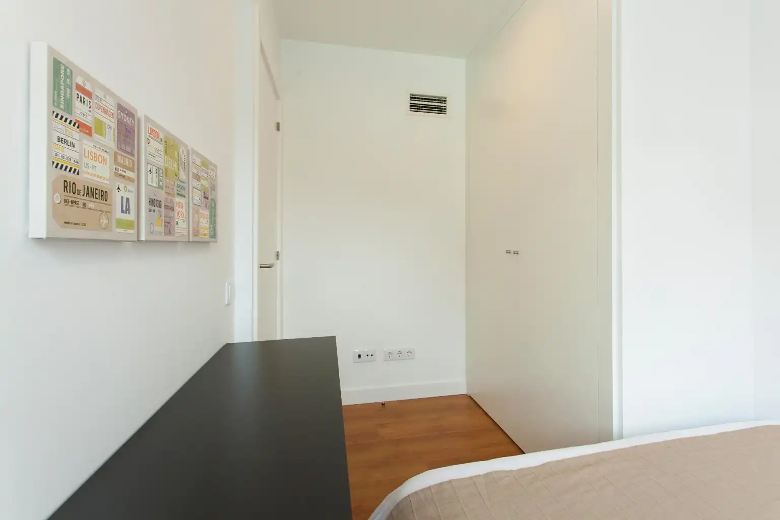 Dormitori de Apartament de lloguer en Alcalá de Henares amb Aire condicionat, Calefacció i Parquet