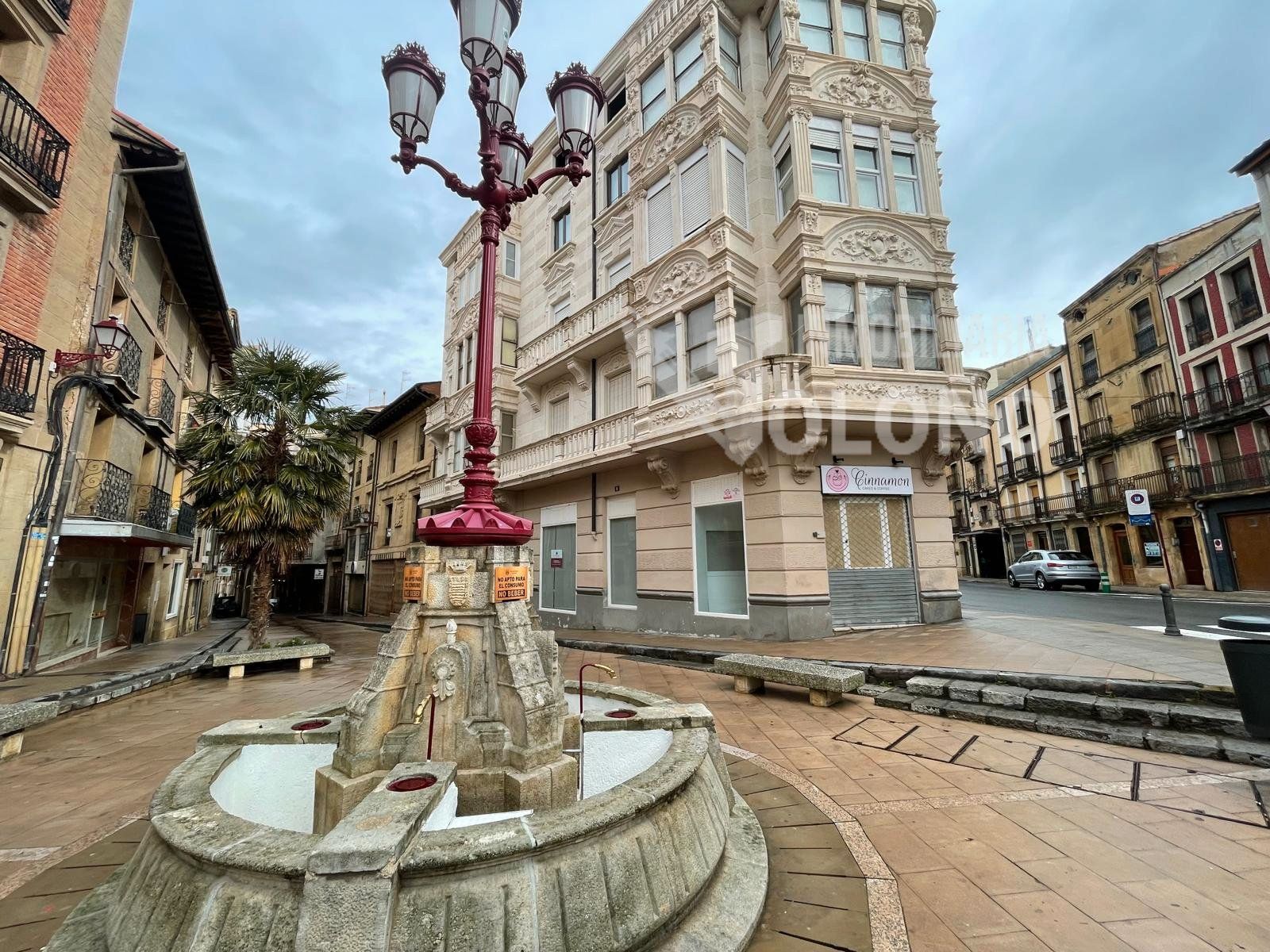 Flat for sale in Calle Lucrecia Arana, 79