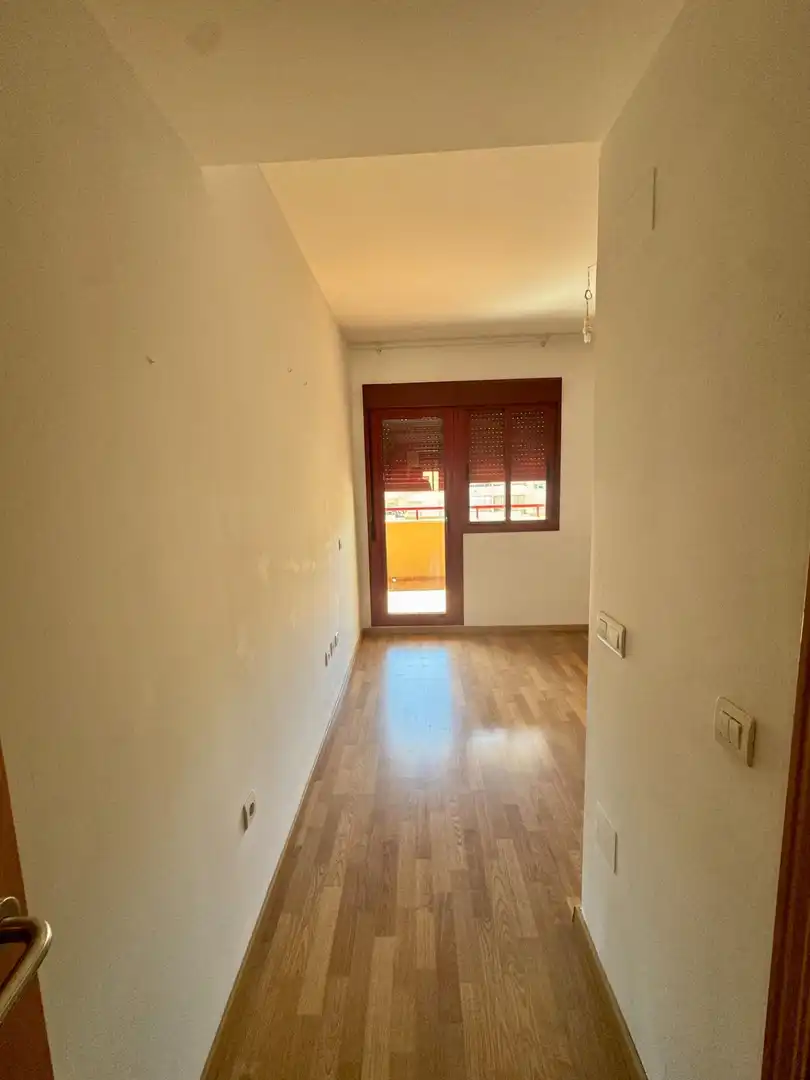 Piso de alquiler en Martín Carpena - Torre del Río