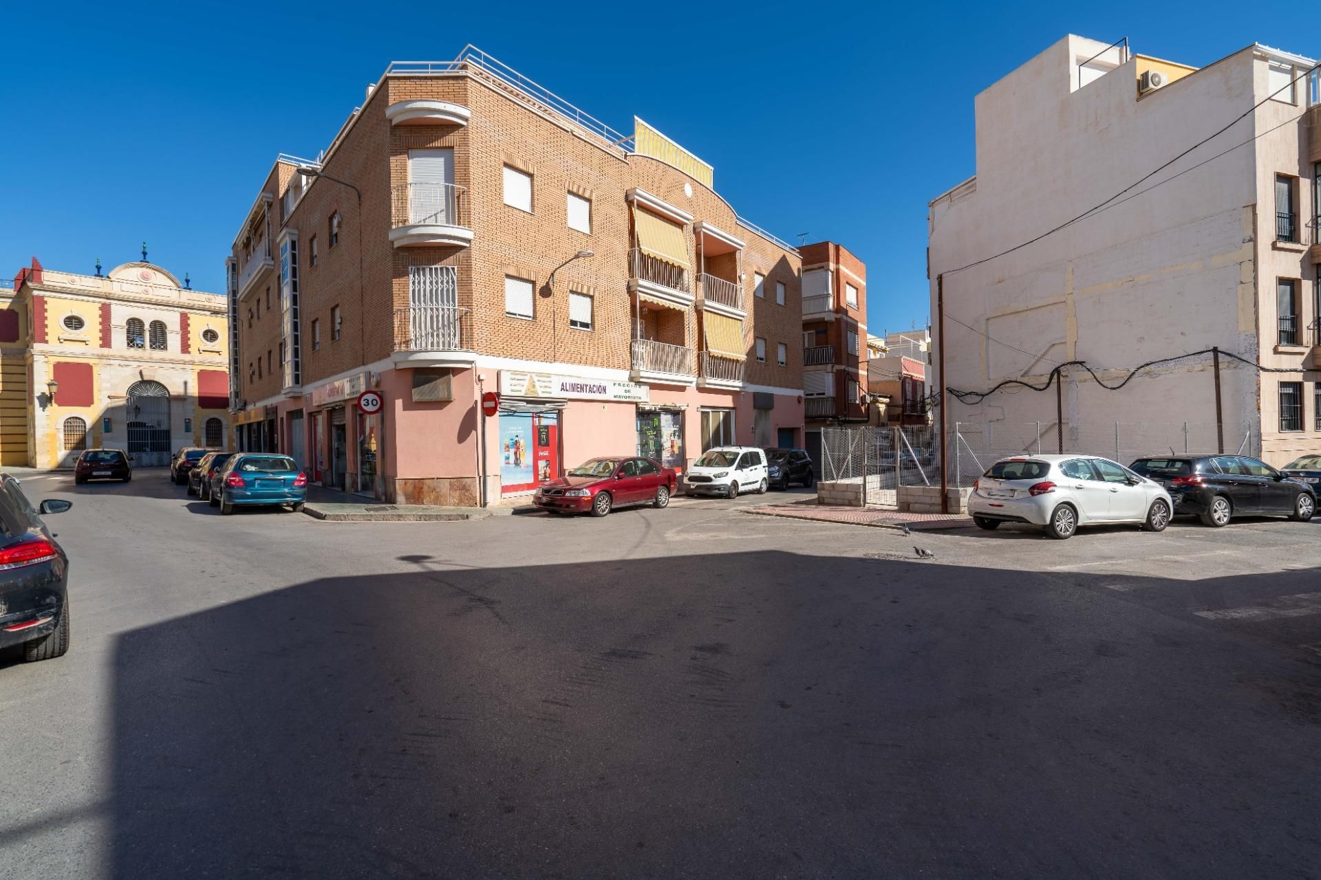 Vista exterior de Residencial en venda en  Almería Capital