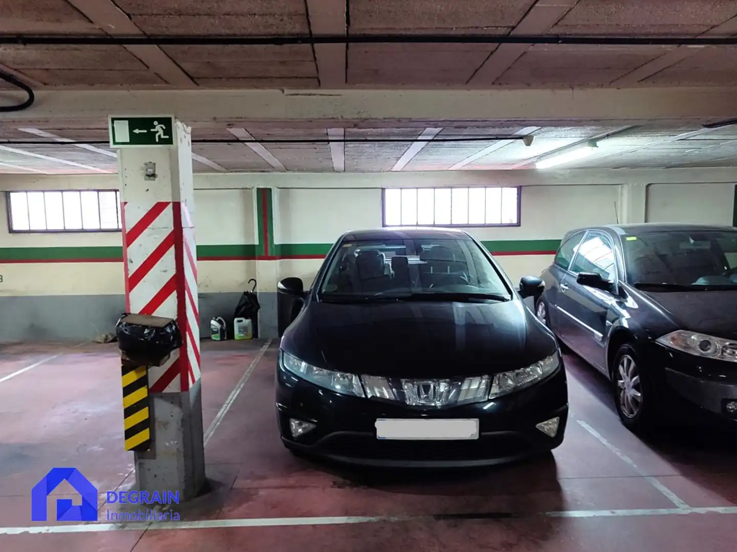 Aparcament de Pis en venda en Oviedo  amb Traster