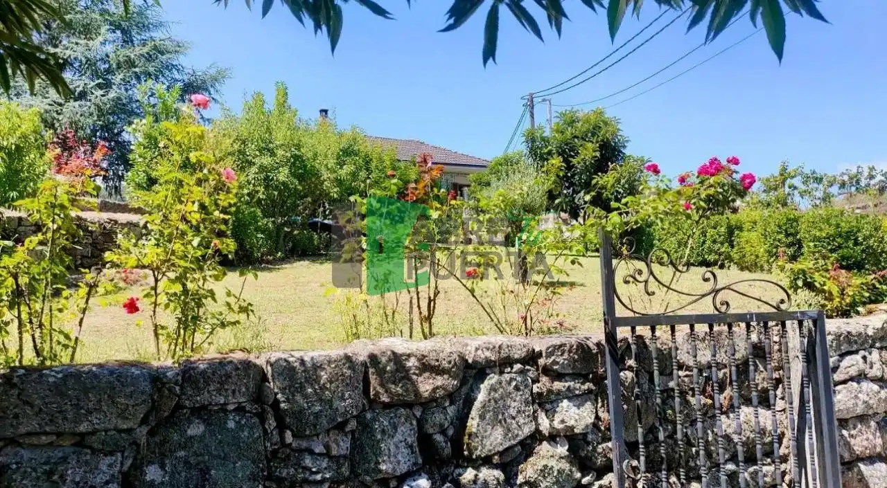 Casa rústica con jardín en venta en Leiro, imagen 11