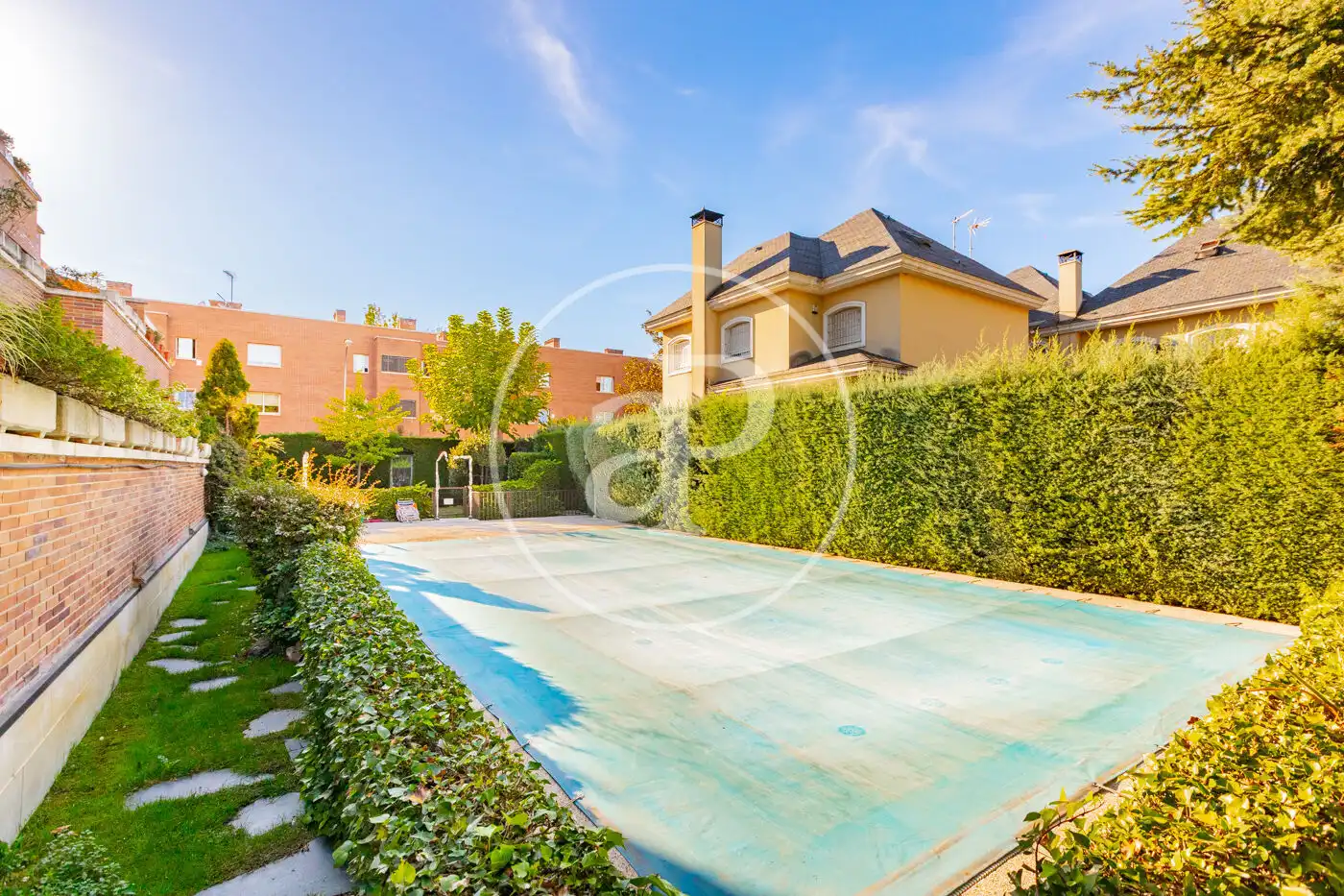 Piscina de Piso en venta en Madrid con Aire acondicionado, Calefacción y Jardín privado