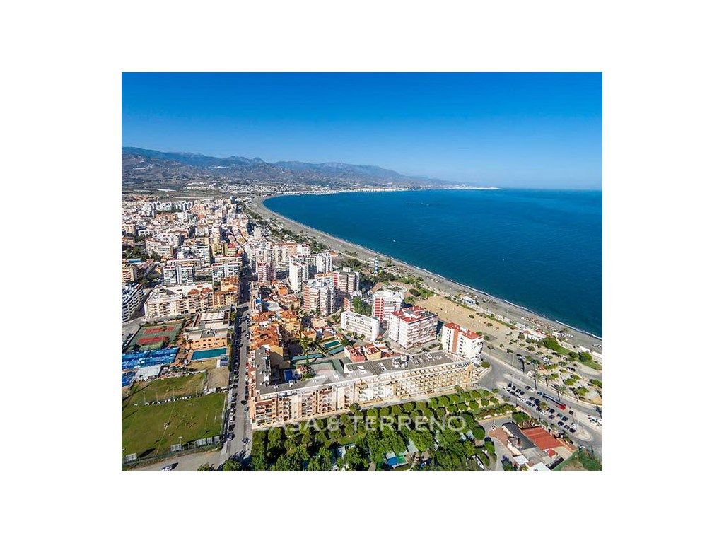 Vista exterior de Pis en venda en Vélez-Málaga