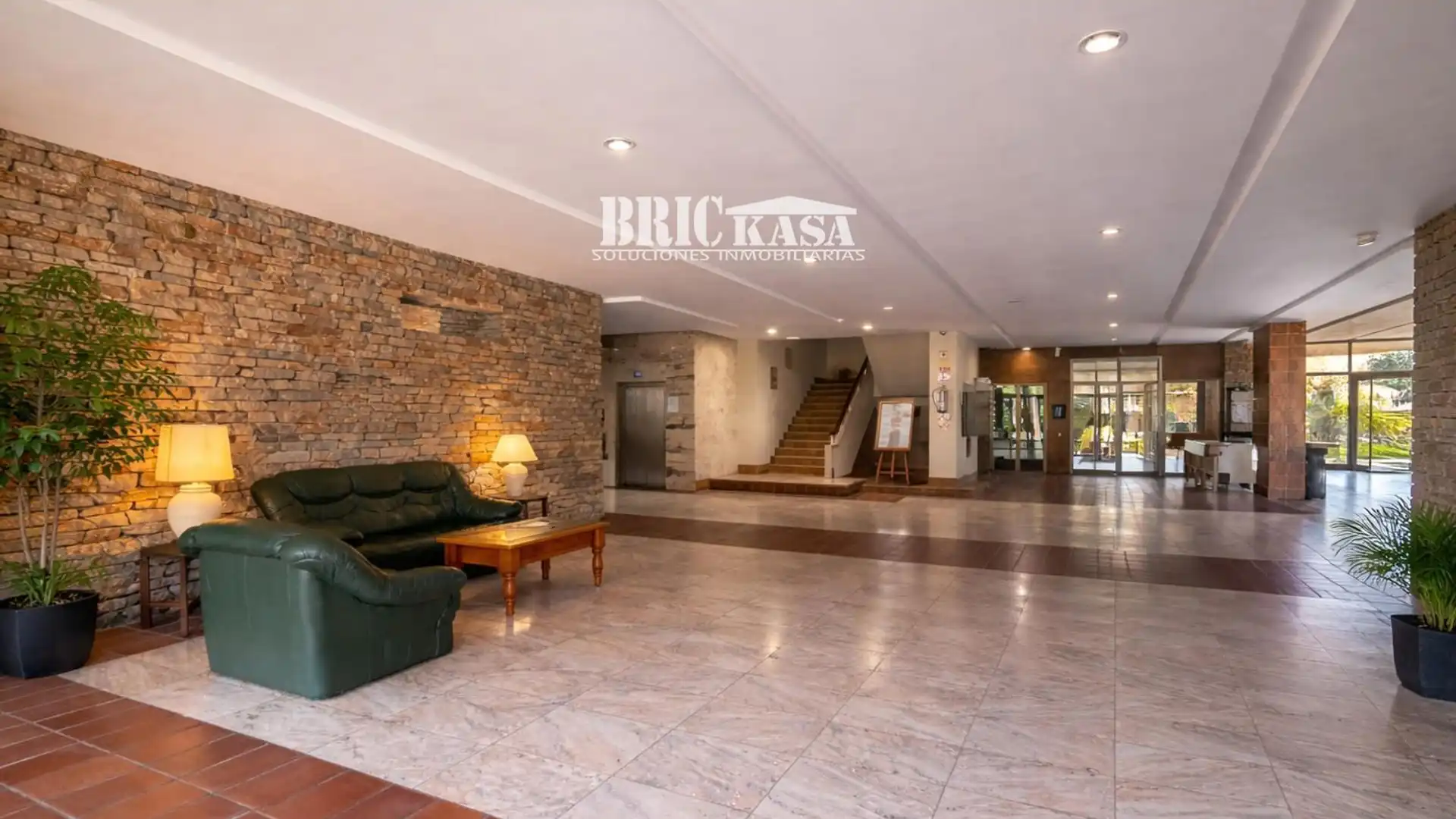 Piso en venta en Benalmádena con Terraza, Piscina y Amueblado