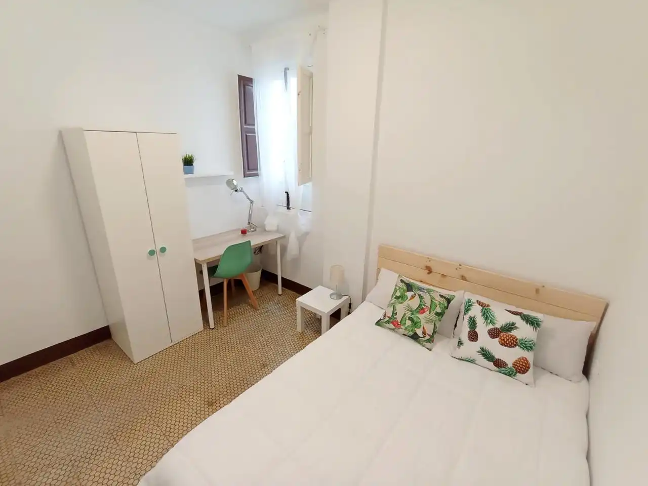Ground floor for rent in Santa Teresa, Centro - Sagrario