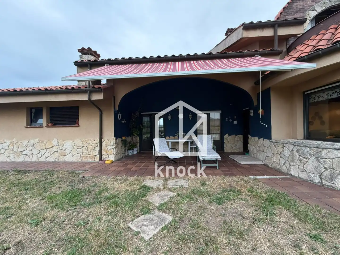Vista exterior de Casa o xalet en venda en Villaviciosa amb Calefacció, Jardí privat i Parquet