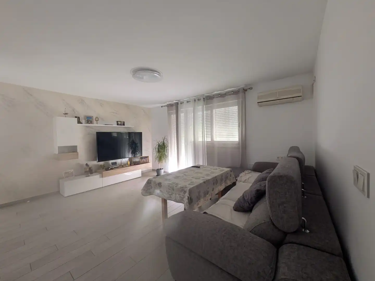 Wohnzimmer von Wohnung zum Verkauf in Antequera mit Klimaanlage, Abstellraum und Balkon