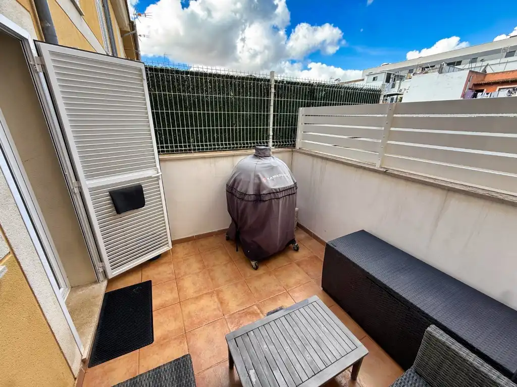 Terrasse von Einfamilien-Reihenhaus zum Verkauf in  Palma de Mallorca mit Klimaanlage, Terrasse und Möbliert