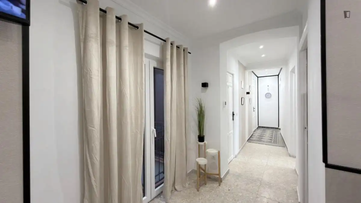 Apartament per a compartir en Granada amb Moblat, Forn i Microones