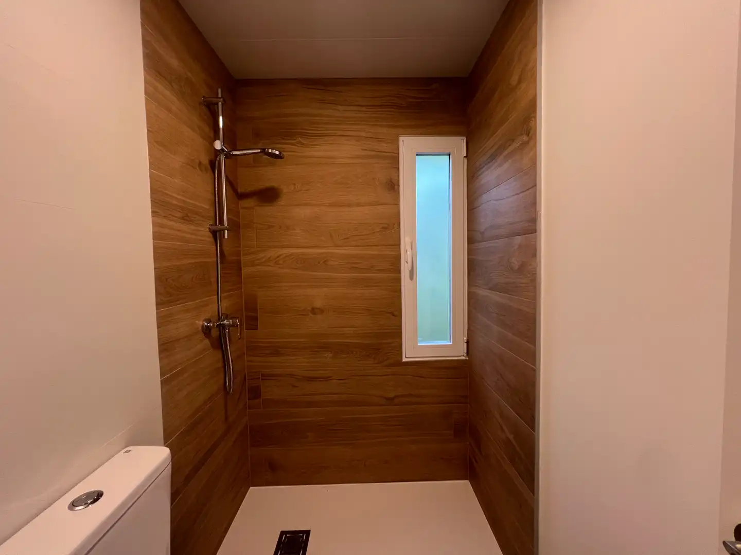 Bany de Casa o xalet per a compartir en Madrid amb Aire condicionat, Calefacció i Jardí privat