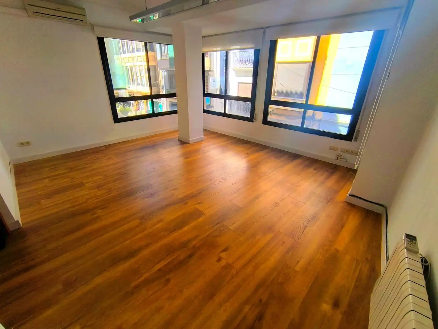 Vista exterior de Apartamento en venta en Castellón de la Plana / Castelló de la Plana con Aire acondicionado y Parquet