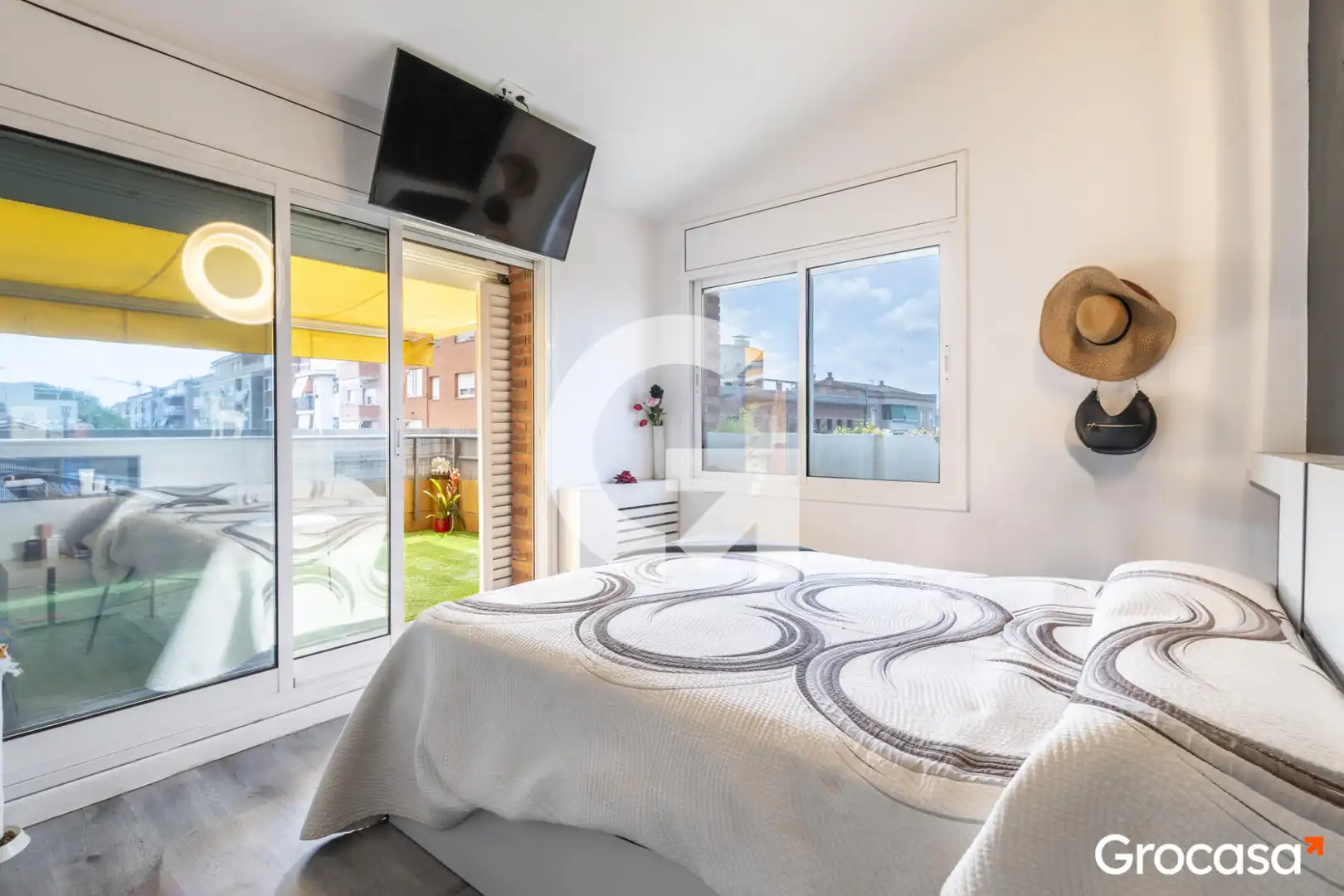 Habitación de Casa adosada en venta en Sant Joan Despí con Aire acondicionado, Calefacción y Terraza