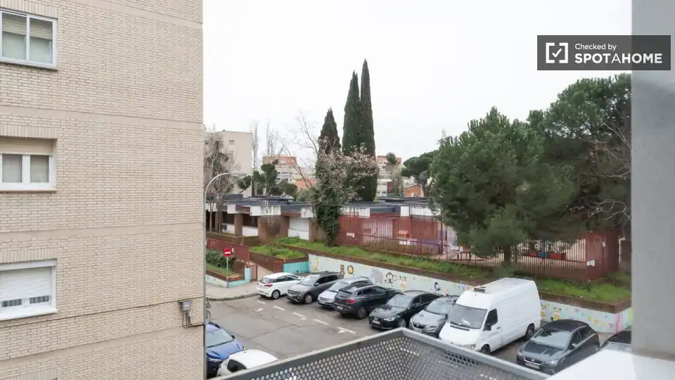 Aparcament de Pis de lloguer en Madrid amb Aire condicionat, Calefacció i Moblat