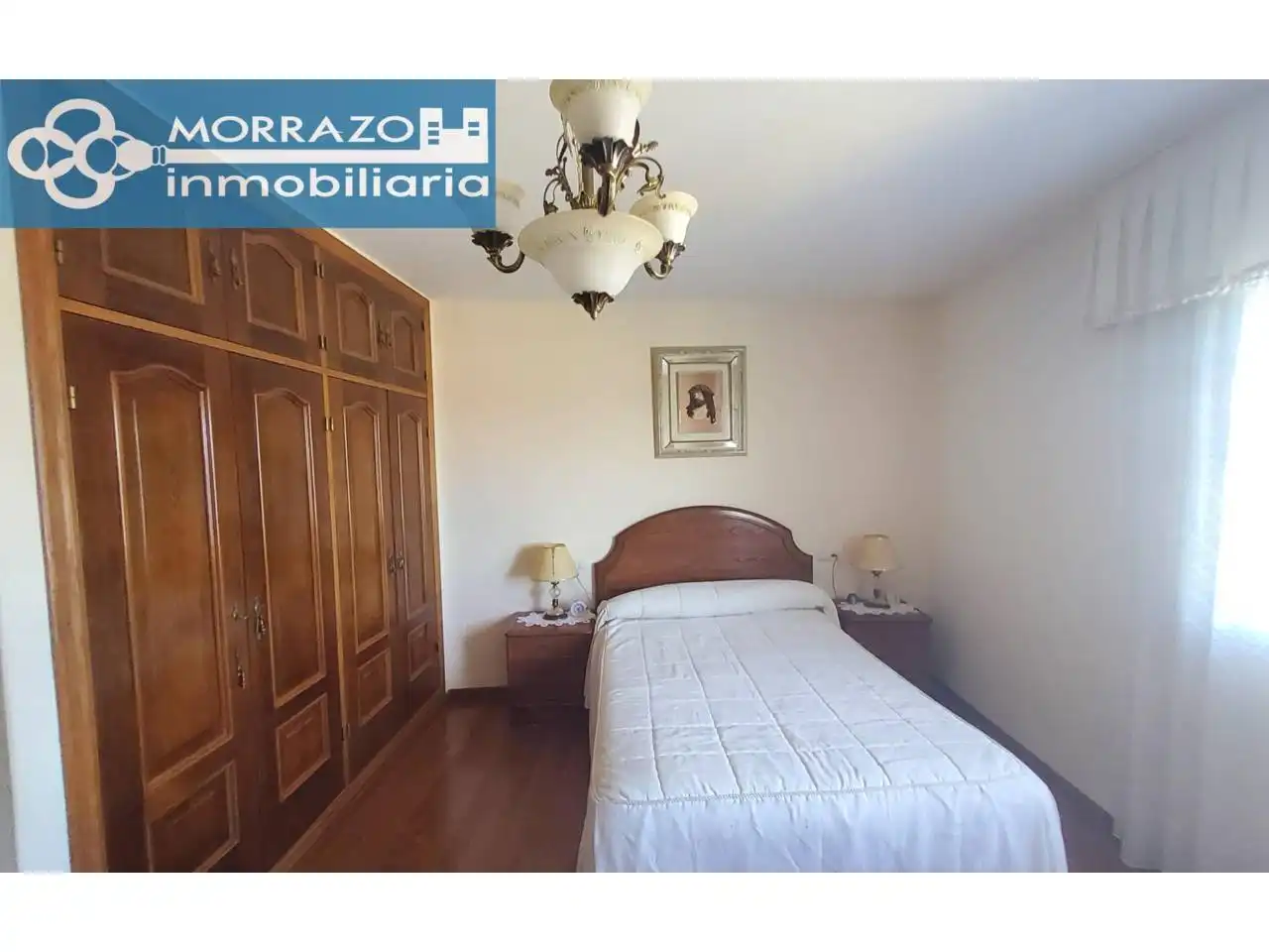 Dormitori de Casa o xalet en venda en Bueu amb Calefacció, Parquet i Moblat