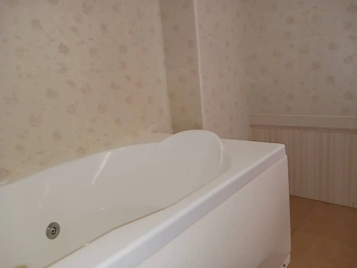 Baño de Casa adosada de alquiler en Cangas  con Aire acondicionado, Calefacción y Jardín privado