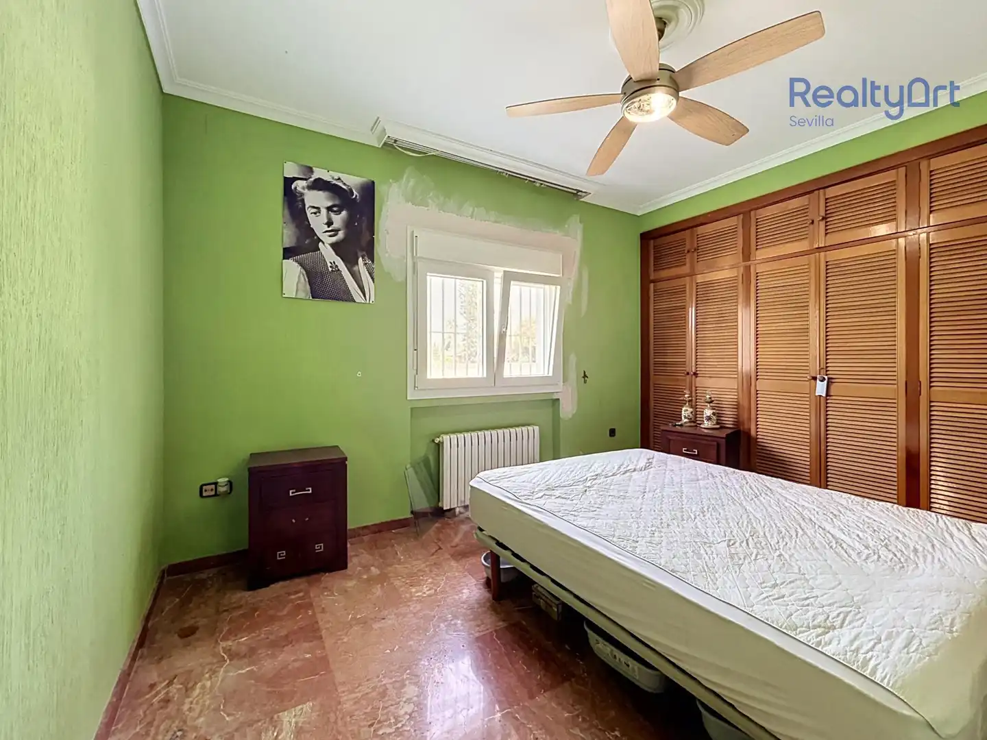 Bedroom of Houses for sale in Alcalá de Guadaira  with Air Conditioner, Heating and Private garden