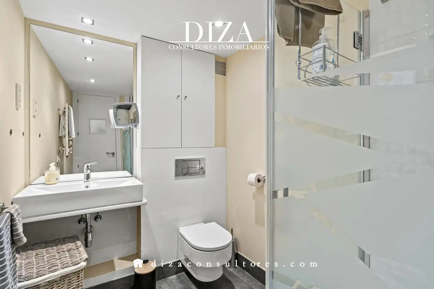Baño de Piso de alquiler en Madrid con Aire acondicionado, Calefacción y Amueblado