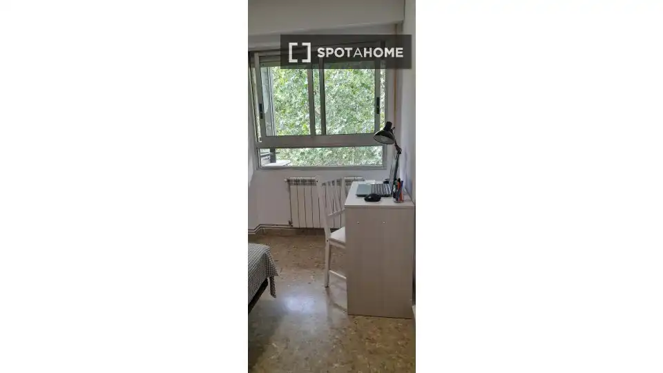 Bedroom of Flat for share in Madrid  with Air Conditioner, Terrace and Furnished