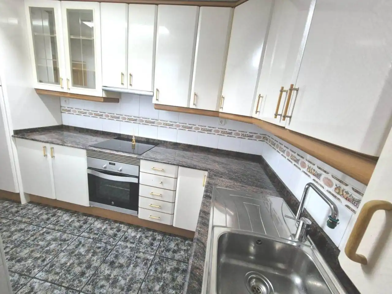Cocina de Piso en venta en Badalona con Aire acondicionado