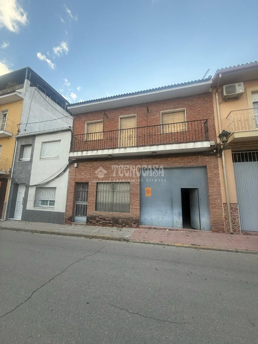 Vista exterior de Casa o xalet en venda en Lucena amb Aire condicionat i Terrassa