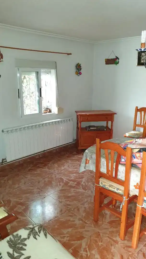 Menjador de Finca rústica en venda en Luna amb Moblat, Forn i Rentadora
