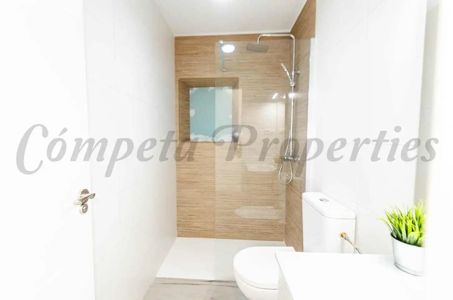 Baño de Apartamento en venta en Cómpeta con Aire acondicionado