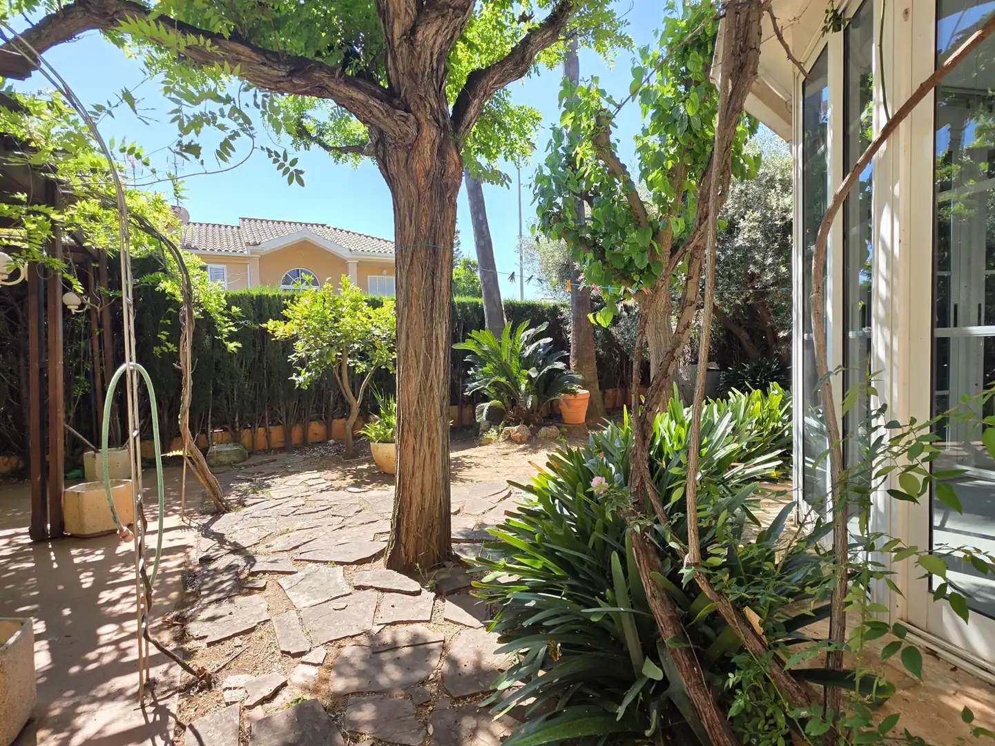 Jardí de Casa adosada en venda en Benicasim / Benicàssim amb Calefacció, Jardí privat i Terrassa