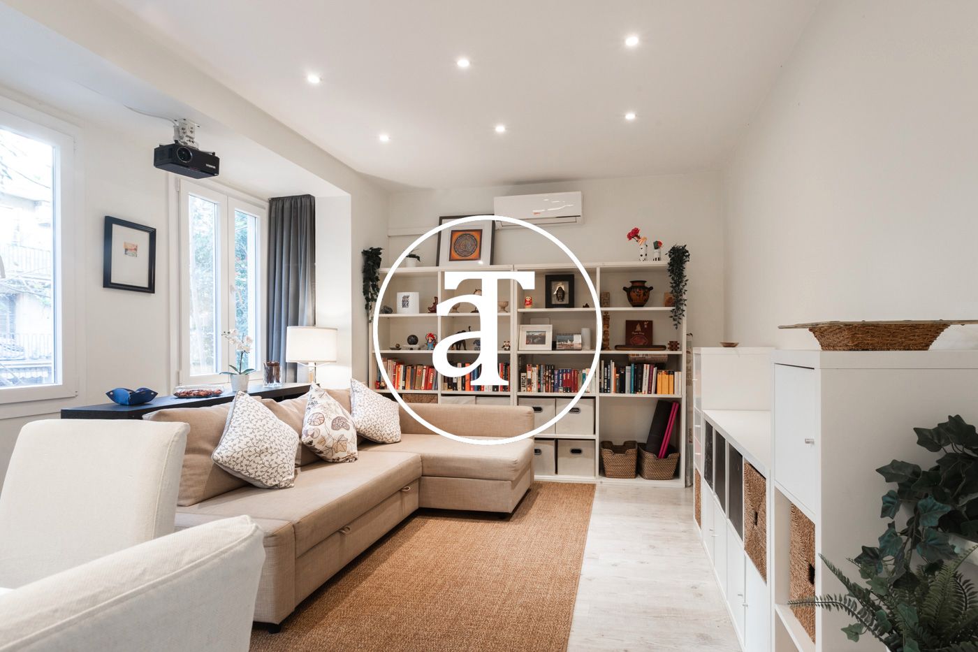 Living room of Flat to rent in  Barcelona Capital  with Air Conditioner, Heating and Furnished