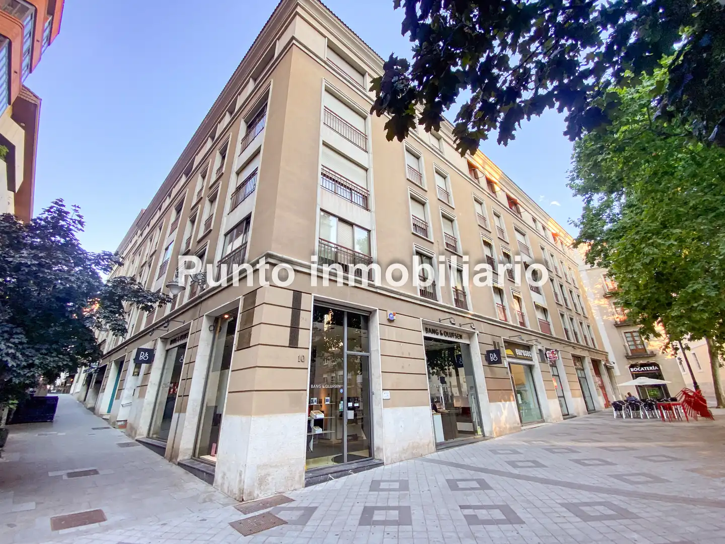 Vista exterior de Piso de alquiler en Valladolid con Aire acondicionado, Calefacción y Parquet