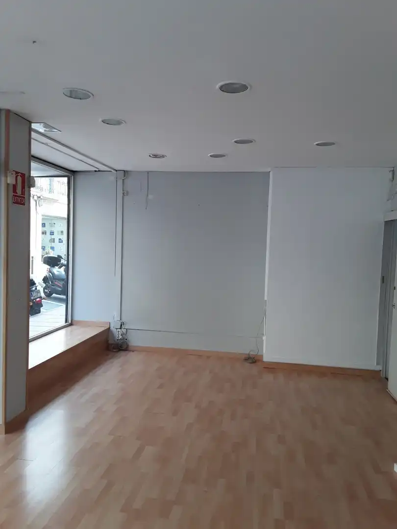 Local commercial à louer à Calle CRT. Vella 85, imagen 6