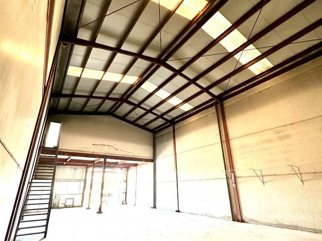 Local comercial en Alquiler en Calle Maximiano, 1 en La Algaba