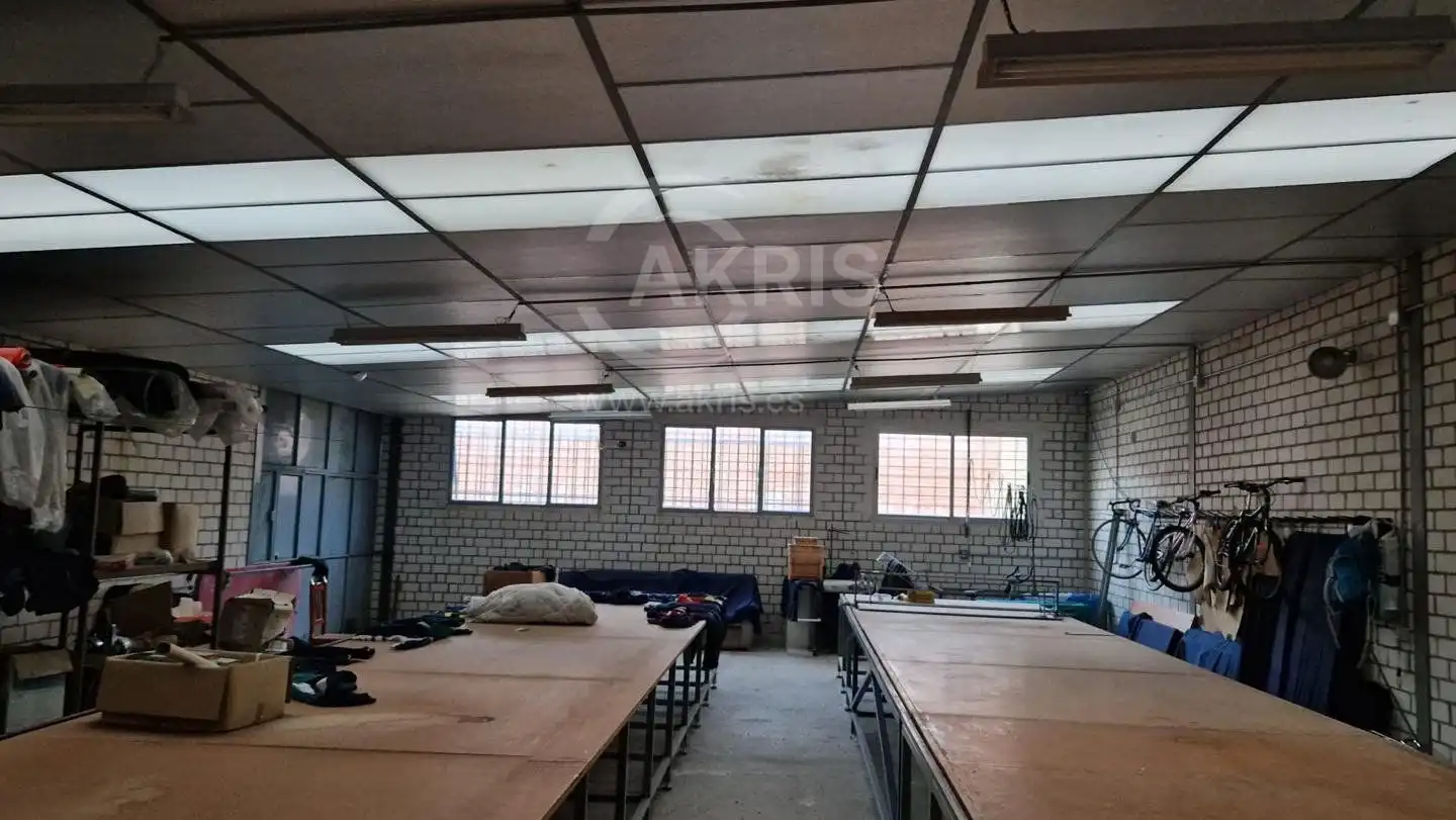 Nave industrial en venta en La Mata