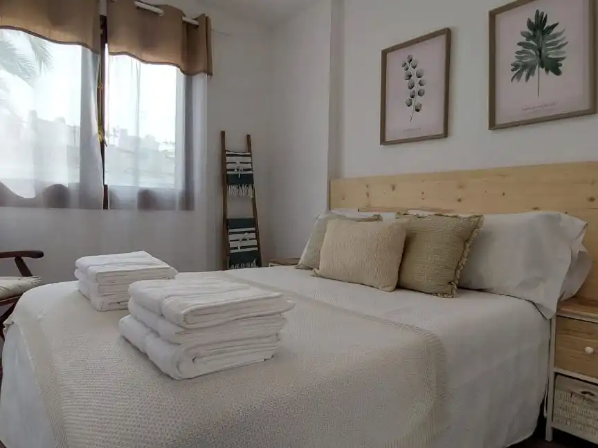 Bedroom of Houses for sale in Platja de la Pobla de Farnals