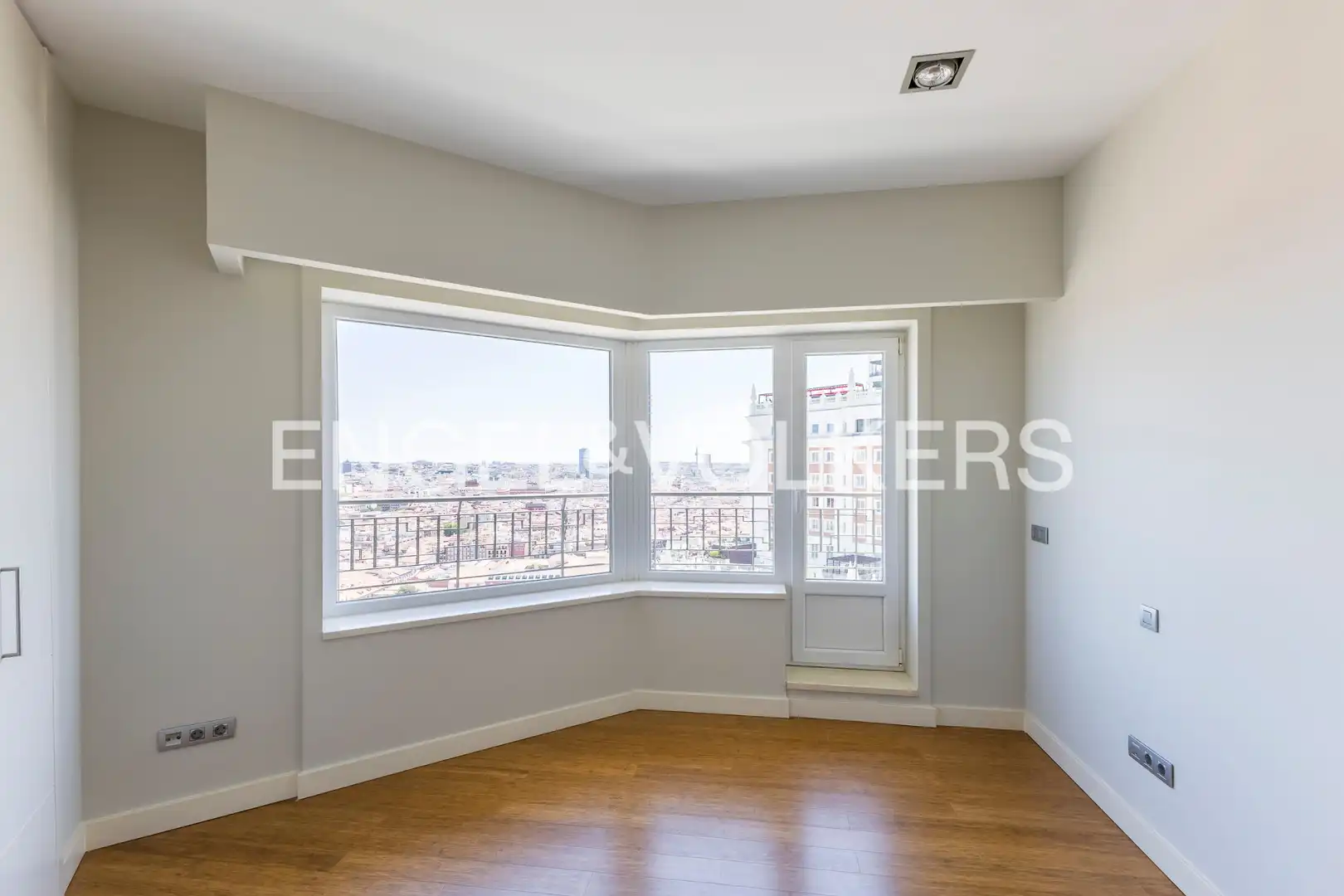 Schlafzimmer von Wohnung zur Miete in Madrid mit Heizung