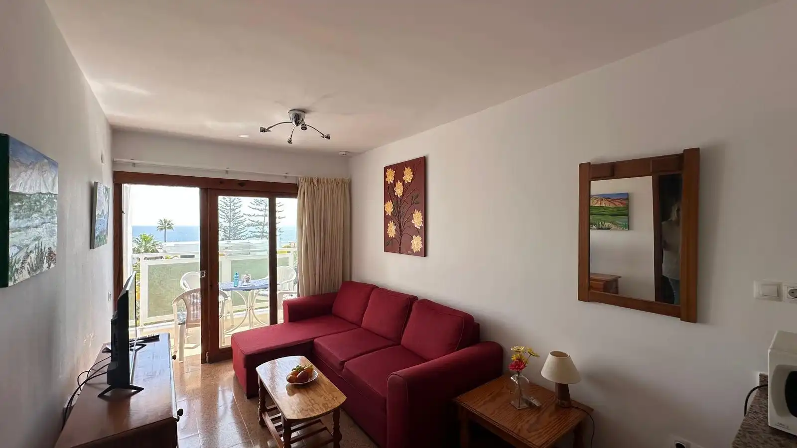 Sala de estar de Apartamento en venta en San Bartolomé de Tirajana con Amueblado, Balcón y Piscina comunitaria