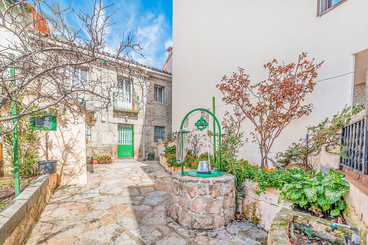 Exterior view of House or chalet for sale in Collado Mediano  with Private garden