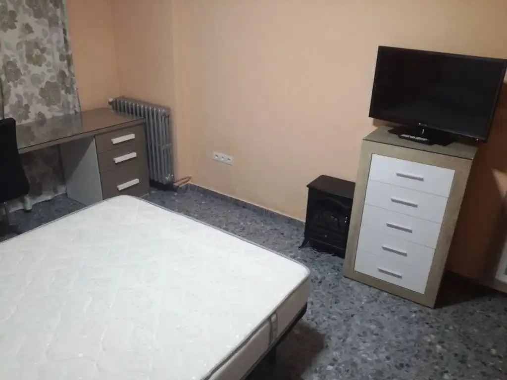 Habitación de Piso en venta en Granada con Calefacción, Terraza y Trastero