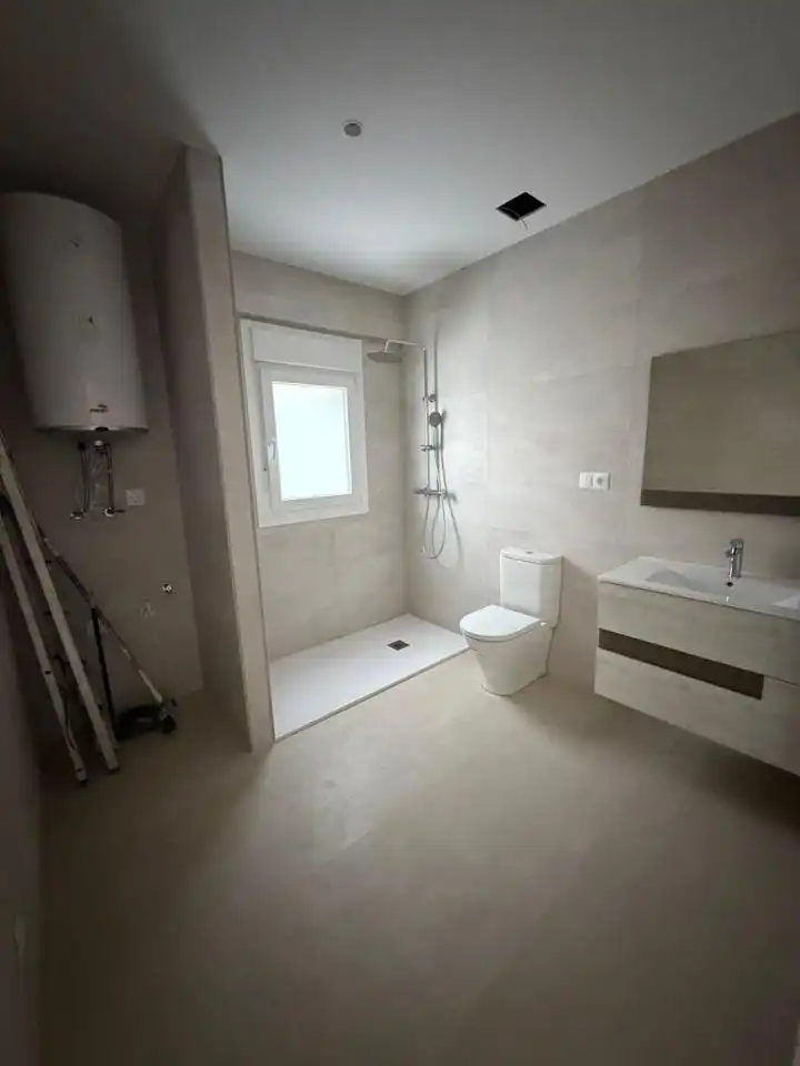 Bathroom of Flat for sale in Torremolinos