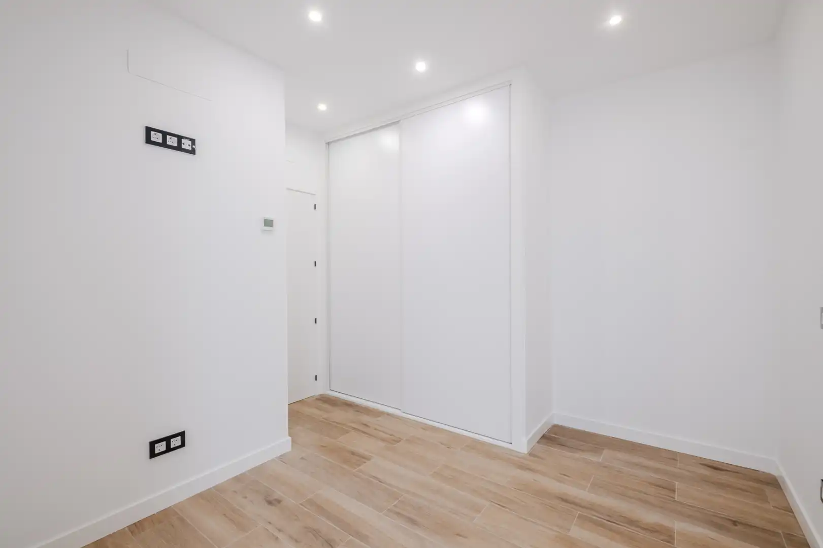 Schlafzimmer von Wohnung zur Miete in Madrid mit Heizung, Ofen und Waschmaschine