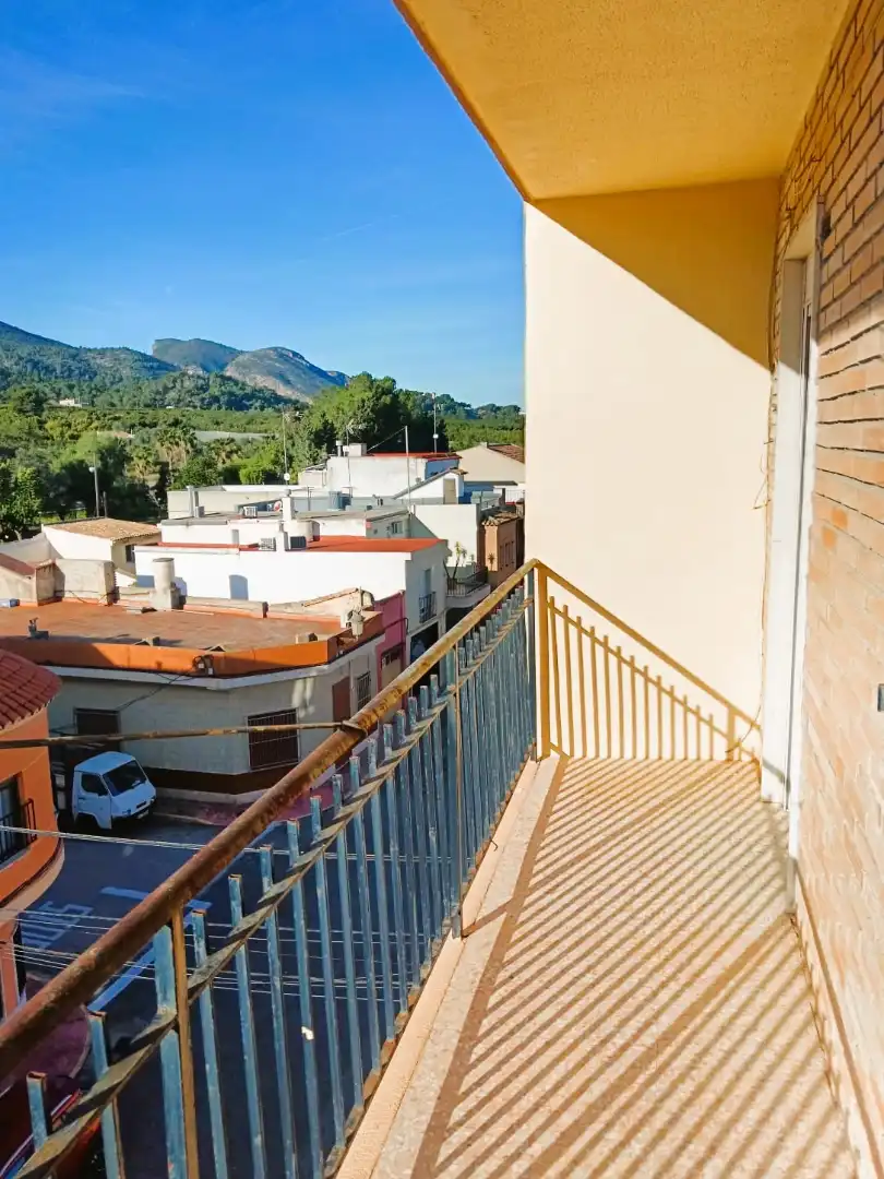 Vista exterior de Piso en venta en Llaurí con Balcón